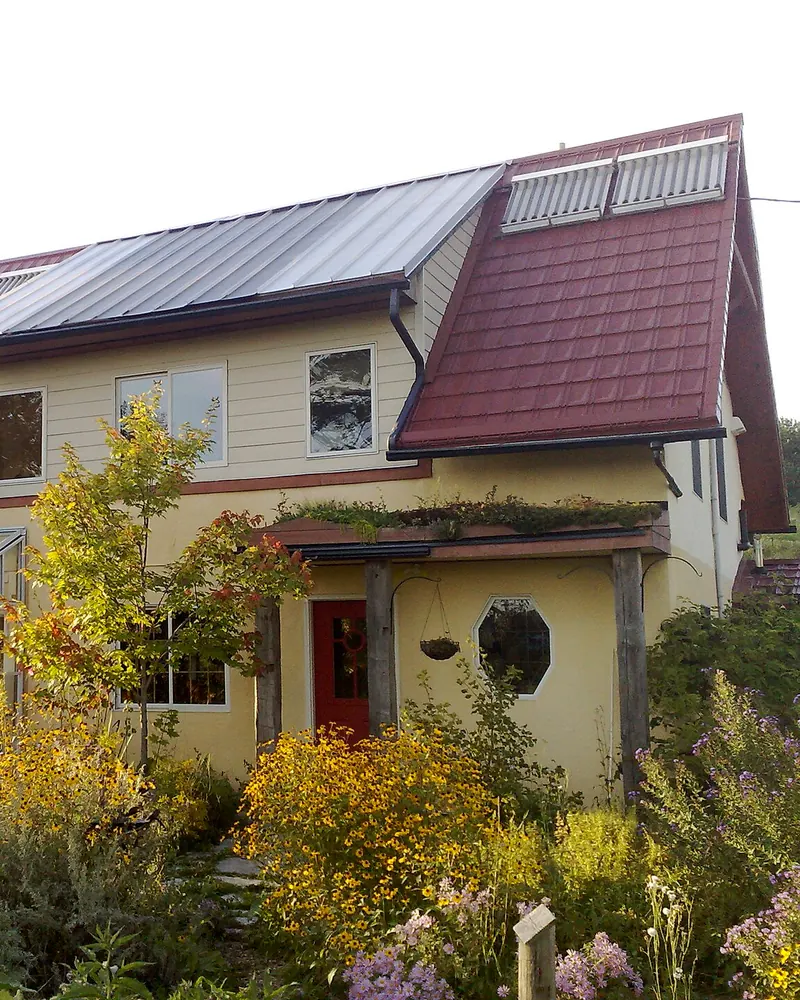 Vivienda de la familia Puig con paneles solares